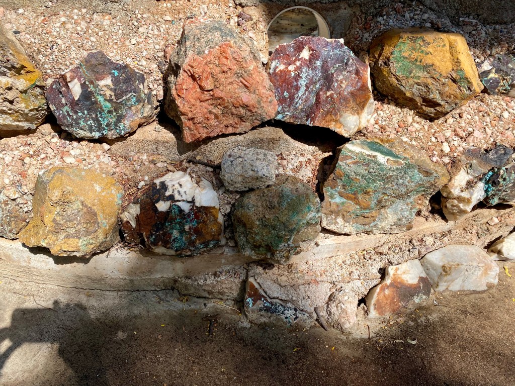 Outback – Underground.